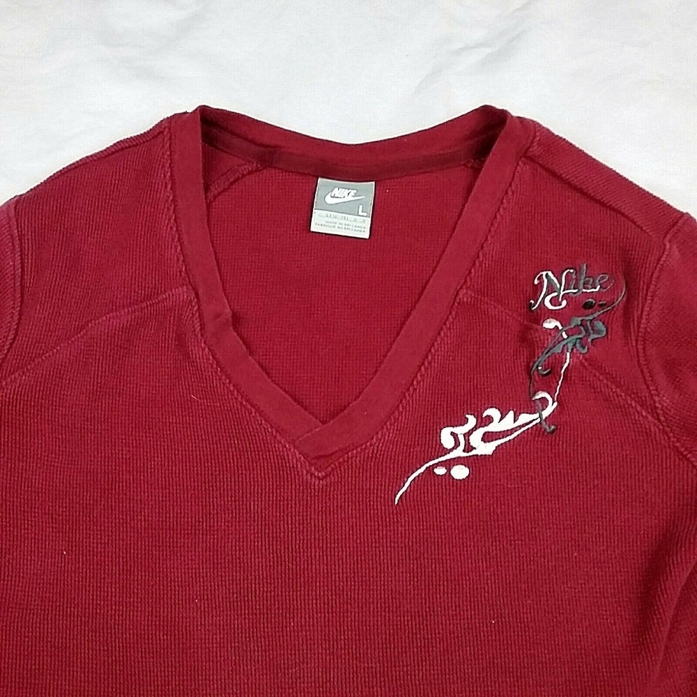 Nike Thermal Womens V-Neck Long Sleeved Shirt